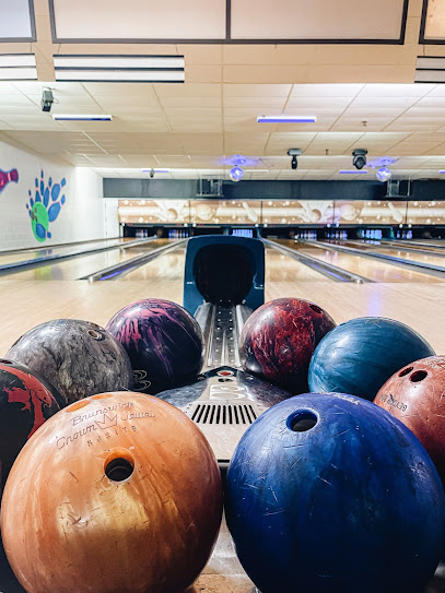 The Alley | Eat, Bowl, Play