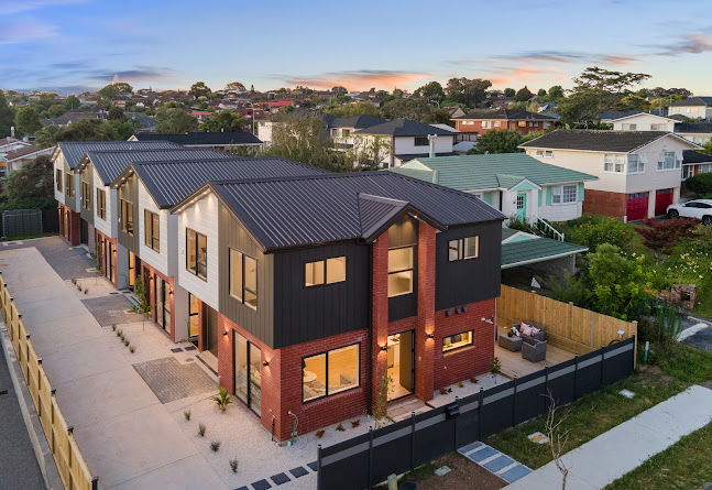 Ray White Manukau - Auckland
