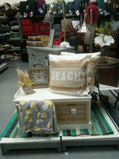 Home Goods Store «Tuesday Morning», reviews and photos, 1725 N Dysart Rd, Avondale, AZ 85392, USA