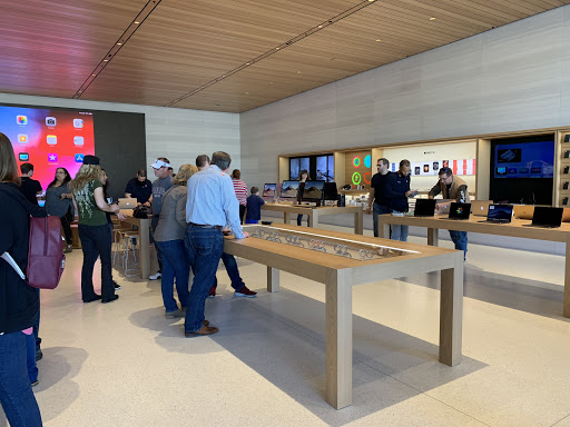 Computer Store «Apple Lehigh Valley», reviews and photos, 250 Lehigh Valley Mall, Whitehall, PA 18052, USA