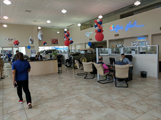 Oil Change Service «Quick Lane at Mac Haik Ford», reviews and photos, 10333 Katy Fwy, Houston, TX 77024, USA
