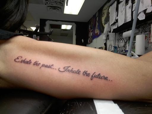 Tattoo Shop «Island Tattoo & Piercings», reviews and photos, 6600 Manatee Ave W, Bradenton, FL 34209, USA