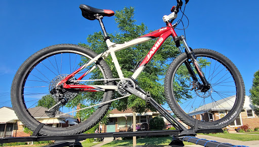 Bicycle Repair Shop «Cycletherapy Bicycles», reviews and photos, 3545 Elizabeth Lake Rd, Waterford Twp, MI 48328, USA