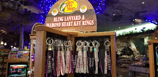 Sporting Goods Store «Bass Pro Shops», reviews and photos, 1935 S Campbell Ave, Springfield, MO 65807, USA