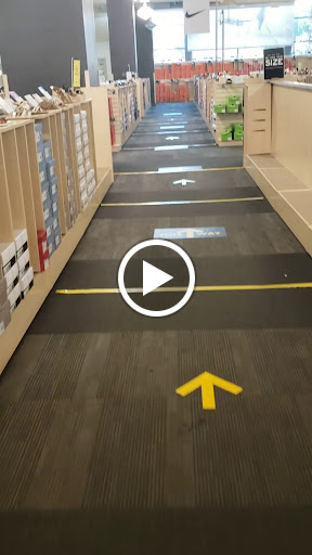 Shoe Store «DSW Designer Shoe Warehouse», reviews and photos, 15301 Ventura Blvd, Sherman Oaks, CA 91403, USA