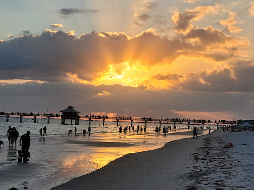 Seafood Restaurant «Gulfshore Grill and The Cottage Beach Bar», reviews and photos, 1250 Estero Blvd, Fort Myers Beach, FL 33931, USA