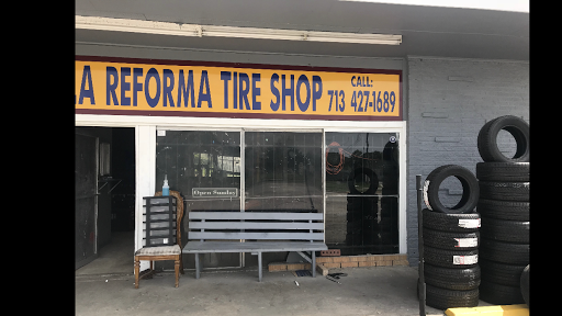 La Reforma Tire Shop