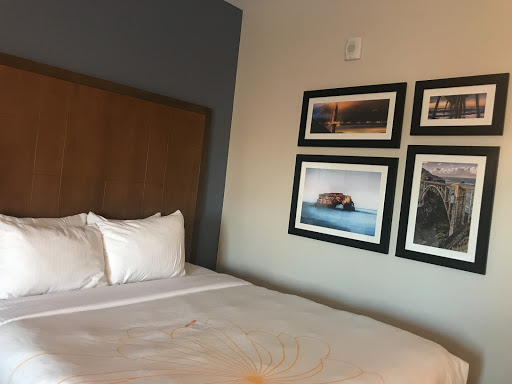 La Quinta Inn & Suites by Wyndham Morgan Hill-San Jose South image