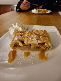 Tarte aux pommes du Restaurant de spécialités alsaciennes La Petite Alsace à Strasbourg - n°3