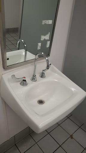 Office Supply Store «Staples», reviews and photos, 610 Meacham Rd, Elk Grove Village, IL 60007, USA