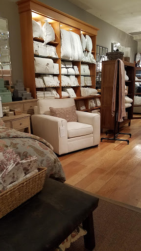 Furniture Store «Pottery Barn», reviews and photos, 2700 Clarendon Blvd r100, Arlington, VA 22201, USA