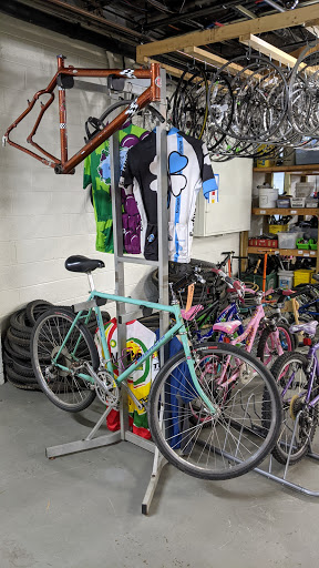 Used Bicycle Shop «Community Bikes», reviews and photos, 405 Avon St, Charlottesville, VA 22902, USA