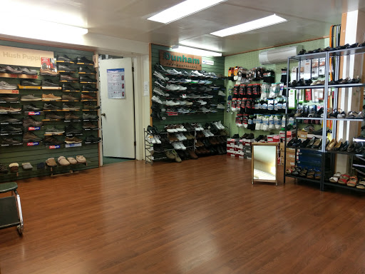 Shoe Store «Shoreline Wide Shoes», reviews and photos, 7621 Lake Ballinger Way, Edmonds, WA 98026, USA