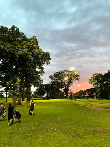 Golf Driving Range «Golf Center Des Plaines», reviews and photos, 353 N River Rd, Des Plaines, IL 60016, USA