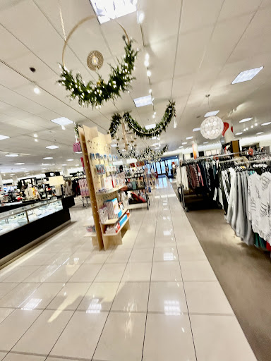 Department Store «Nordstrom Tacoma Mall», reviews and photos, 4502 S Steele St, Tacoma, WA 98409, USA