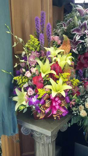Florist «Village Flowers & Gifts», reviews and photos, 527 W Lodi Ave, Lodi, CA 95242, USA