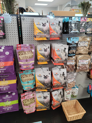 Pet Supply Store «The Feed Bag Pet Supply», reviews and photos, 10900 N Port Washington Rd, Mequon, WI 53092, USA