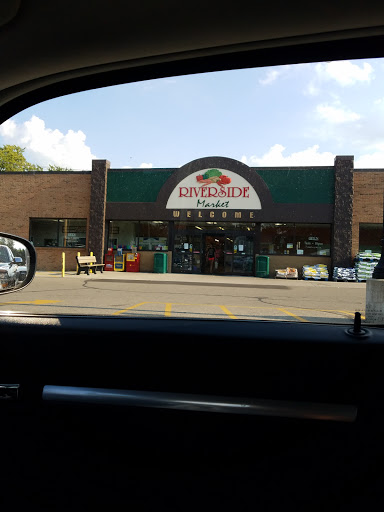 Grocery Store «Riverside Market Inc», reviews and photos, 311 N Oak St, Durand, MI 48429, USA