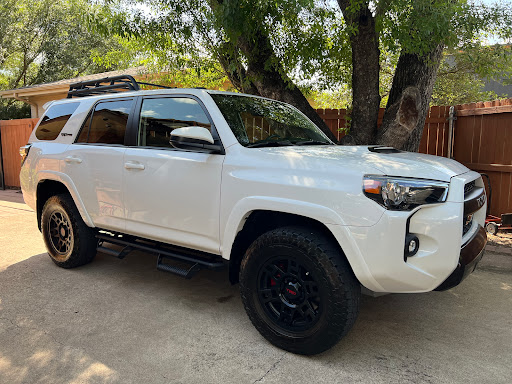 Toyota Dealer «Toyota of Dallas», reviews and photos, 2610 Forest Ln, Dallas, TX 75234, USA