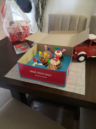 Cupcake Shop «Smallcakes: A Cupcakery of Naperville», reviews and photos, 115 E Ogden Ave #119, Naperville, IL 60563, USA