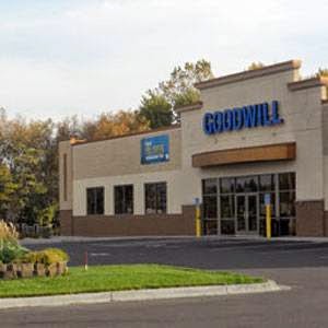 Goodwill - Maplewood, 2580 White Bear Ave, Maplewood, MN 55109, USA, 