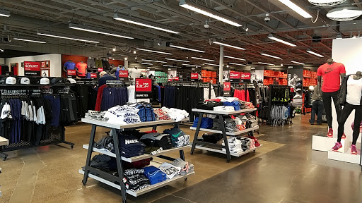 Sporting Goods Store «Nike Factory Store», reviews and photos, 1500 SE East Devils Lake Rd #105, Lincoln City, OR 97367, USA