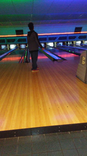Bowling Alley «Colerain Bowl - Sports Bar - Craft Beer - Lottery - Birthday Parties - Meeting Rooms», reviews and photos, 9189 Colerain Ave, Cincinnati, OH 45251, USA