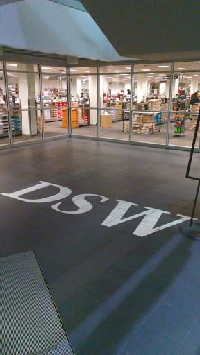 DSW Designer Shoe Warehouse, 8801 Queens Blvd, Elmhurst, NY 11373, USA, 