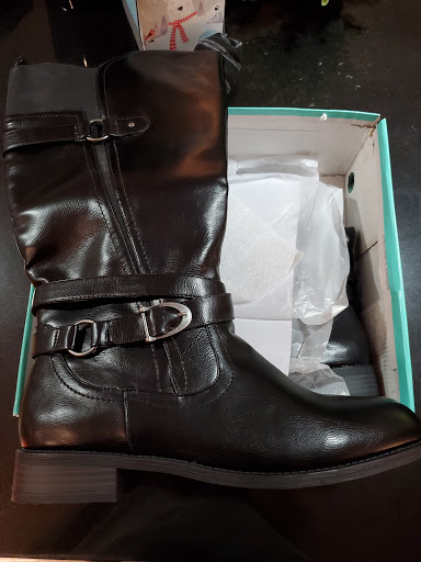 Shoe Store «Shoe Show», reviews and photos, 835 Oak St SW, Atlanta, GA 30310, USA