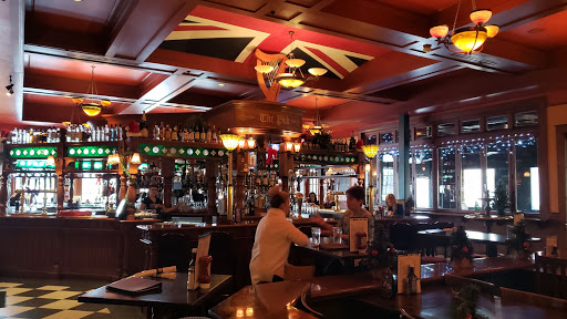 Shopping Mall «Crestview Hills Town Center», reviews and photos, 2791 Town Center Blvd, Crestview Hills, KY 41017, USA