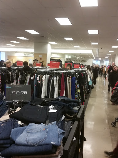 Department Store «Nordstrom Rack Chicago Avenue», reviews and photos, 101 E Chicago Ave, Chicago, IL 60611, USA