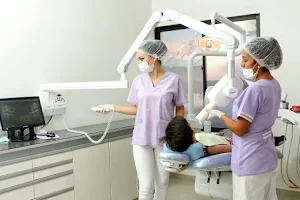 Clinica Dental Imagina image