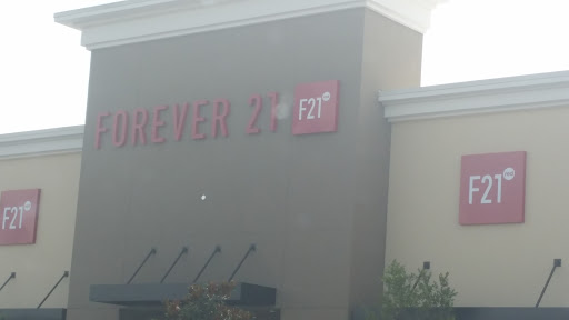 Clothing Store «F21 RED», reviews and photos, 620 Centerview Blvd, Kissimmee, FL 34741, USA