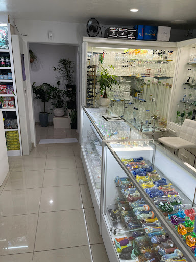 Tobacco Shop «Sky Smoke Shop», reviews and photos, 247 W Grant Rd, Tucson, AZ 85705, USA