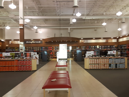 Shoe Store «Famous Footwear», reviews and photos, 18049 NW Evergreen Pkwy, Beaverton, OR 97006, USA