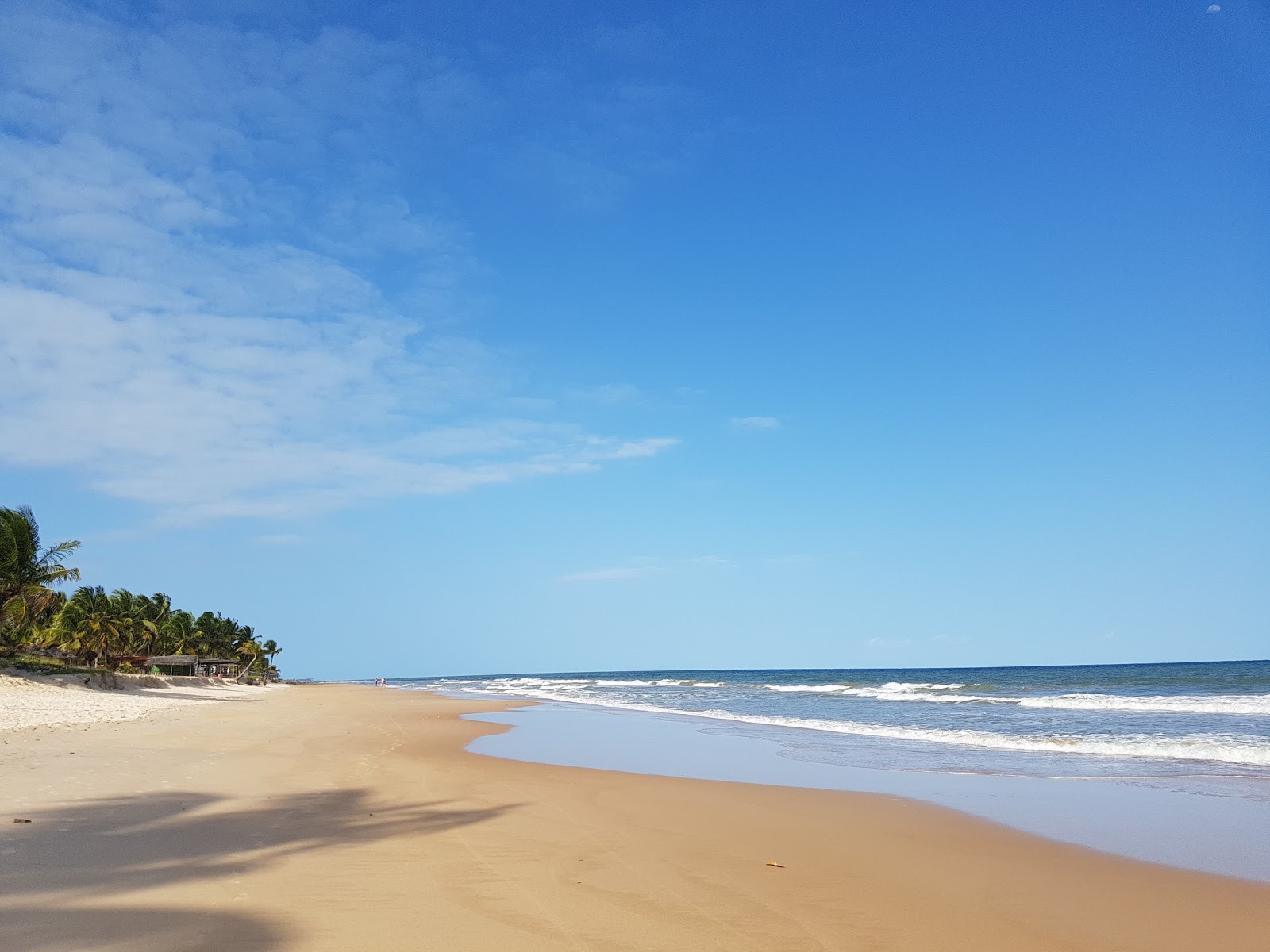 Valokuva Praia do Miai de Cimaista. pinnalla turkoosi puhdas vesi:n kanssa