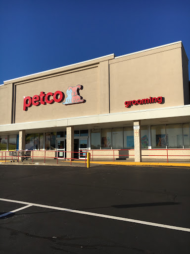 Pet Supply Store «Petco Animal Supplies», reviews and photos, 816 Washington St, Middletown, CT 06457, USA