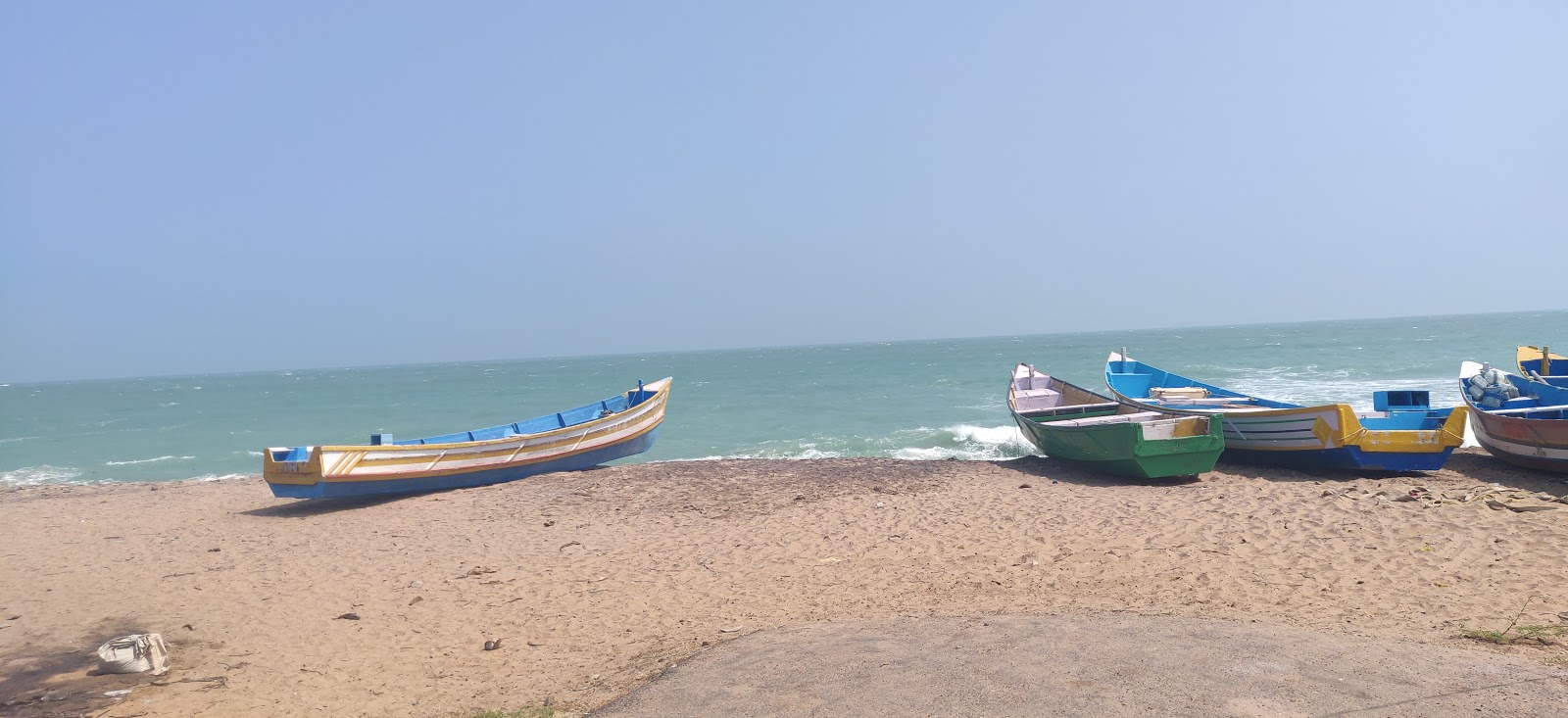 Foto von Thomaiyarpuram Beach mit beiger sand Oberfläche