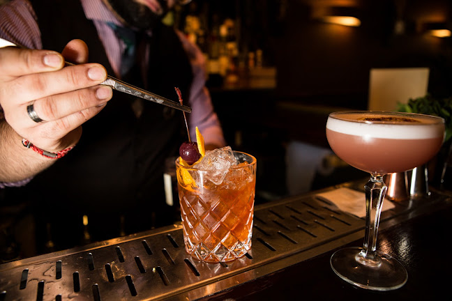 Cocktail Embassy - Pub