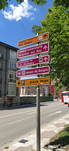 Barney Peluqueros en Burgos, Burgos