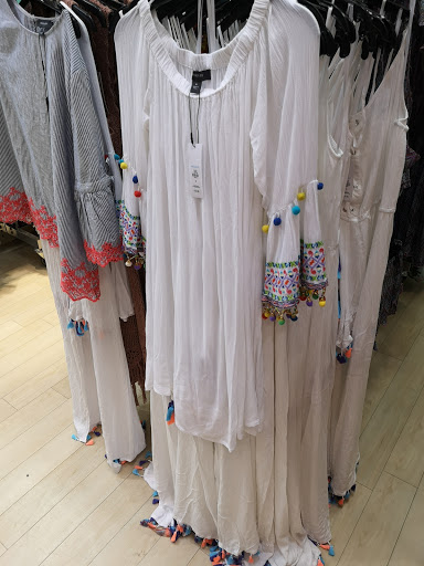 Stores to buy women's kimonos Southampton