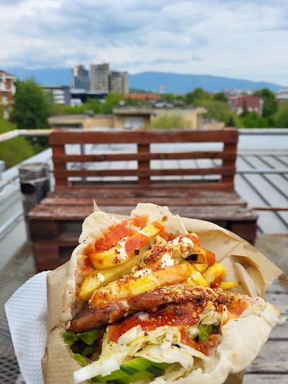 Fast Food Top Hill - XCRP+JXM, Skopje 1000, North Macedonia