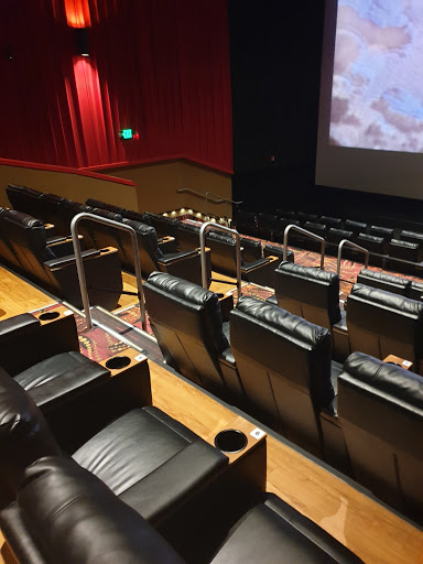 Movie Theater «United Artists Farmingdale 10», reviews and photos, 20 Michael Ave, Farmingdale, NY 11735, USA