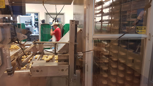 Bakery «Krispy Kreme Doughnuts», reviews and photos, 2600 S Cooper St, Arlington, TX 76015, USA