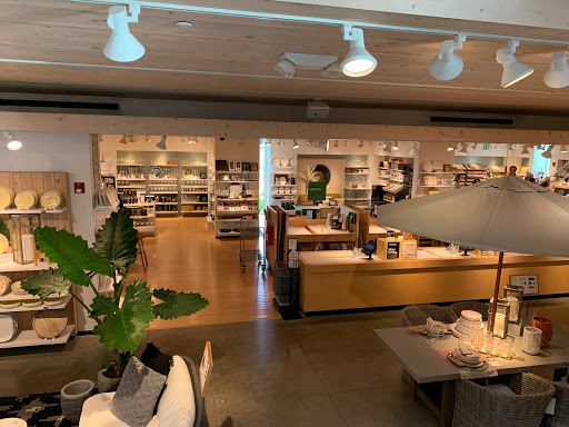Furniture Store «Crate and Barrel», reviews and photos, 2201 N Westshore Blvd, Tampa, FL 33607, USA