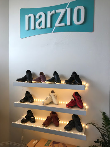 Narzio Walking Shoe