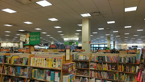Barnes & Noble image