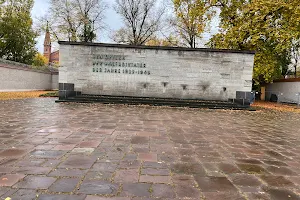 Plötzensee monument image