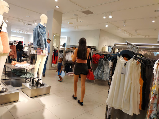 Clothing Store «H&M», reviews and photos, 8518 Fenton St, Silver Spring, MD 20910, USA