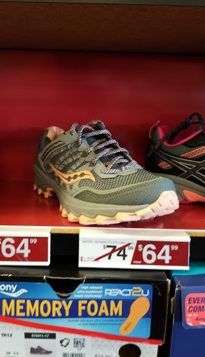 Shoe Store «Famous Footwear», reviews and photos, 32 Main Ave, Clifton, NJ 07014, USA